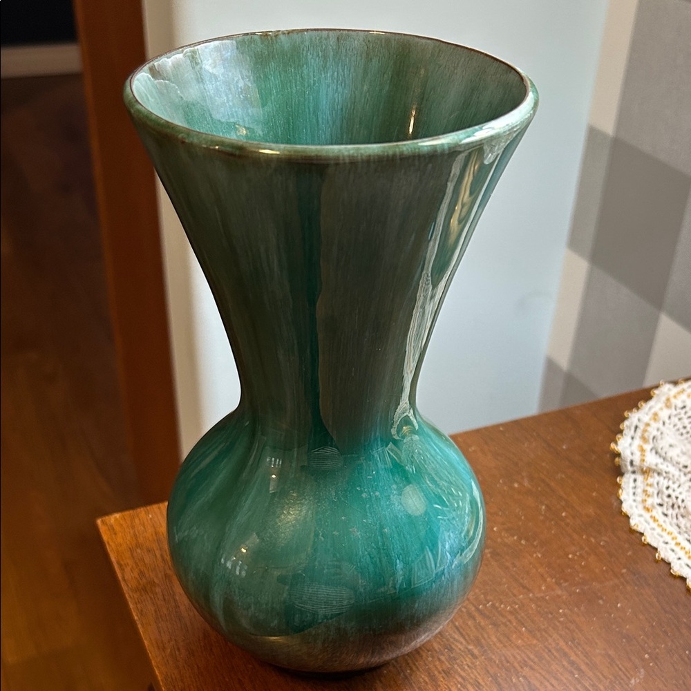 Vase Blue Mountain Pottery BMP